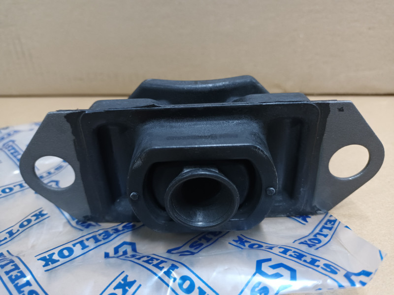 Опора КПП левая с AC Renault Logan K7M Stellox Опора КПП левая с AC Renault Logan K7M Stellox